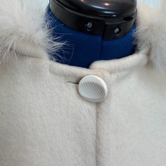 Vintage Cream Wool Alex Hayes Cape with Faux Fur Trim - Picture 7 of 12